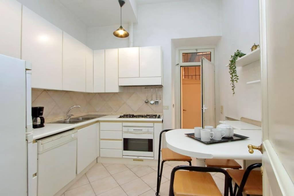 Navona Elegant Two Bedroom Apartment Rome Bagian luar foto